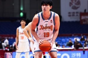 潜力赛-曲笑宇6分3板 卡米然16分1助2断 新疆战胜宁波