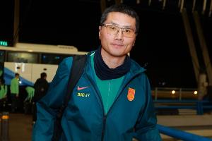 东体：除了保持必要的严肃，国足教练组没有被队员“供起来”