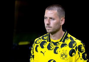 德天空：曼联和马竞有意多特后卫安东，已询问相关情况