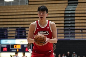 媒体人：丹佛主场海拔才1600米 杨瀚森辗转在2200米高原打球不易