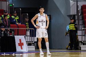 杨舒予更博：试错中成长&继续冲！希望大家理性观赛 继续支持女篮