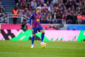 世体解释阿劳霍被换下原因：大腿后侧肌肉不适