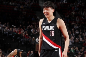 拓记：杨瀚森夏天大概率会去国家队打世预赛 夏联可能就打两场