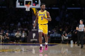 手感不佳！布朗尼半场5中1拿到2分2板2助1断