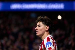 阿尔瓦雷斯：昨天练习任意球一个没进，今天关键时刻踢进了