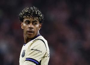 尽力局！亚马尔过人、关键传球、造犯规等多项数据领跑全场