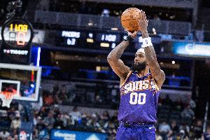 高效表现！罗伊斯·奥尼尔半场11分钟6中5得14分 三分5中4