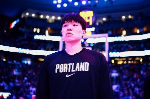 拓记：杨瀚森刚来时有听不懂教练安排的情况 翻译也来不及传递