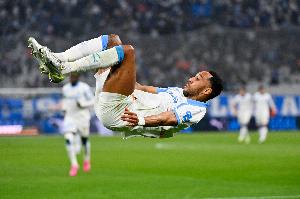 老超跑也是超跑！奥巴梅扬破门潇洒前空翻，36岁赛季13球9助