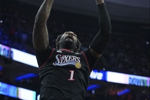 篮板痴汉！庄神抢下16板&7前场板 另有10分&正负值+24全场最高