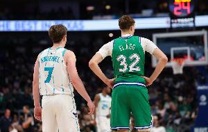 近5场数据对比：弗拉格场均33分8板5助 克尼佩尔14.8分4板3助