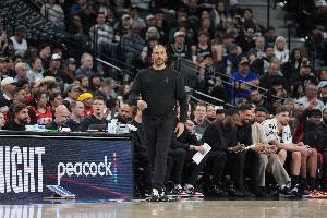 乌度卡：防守端总是被轻易过掉 感觉对手每个人都处于攻击模式