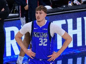 欲抢回最佳新秀！弗拉格25中13得到33分6板5助 三分7中3