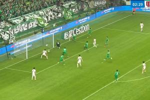 差点！韦林顿边路生吃对手送传中，王子铭门前反应不及包抄踢空