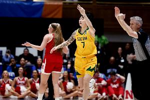 邓雨婷加入女篮集训令人期待 杨舒予李月汝韩旭何时归队不好判断