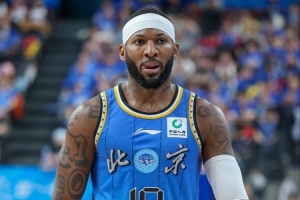 抡得冒烟!杰曼21中10轰下全场最高29分 外加2板4助&正负值+8