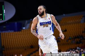 瘦死的骆驼比马大!麦基替补17分钟 10中9高效砍下22分4板2断1帽