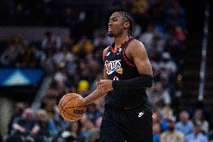 马克西:季后赛会有各种情况发生 年轻人要做好应对一切的准备