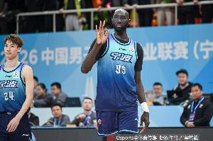 高效护筐！法尔8中7拿到14分6篮板3盖帽难救主