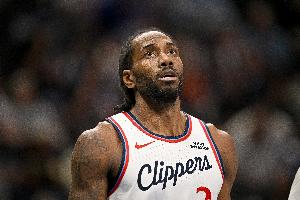 伦纳德:我很高兴自己能健康地打完常规赛 我认为我们还能做更多