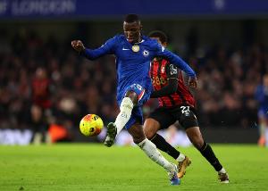 记者:凯塞多大概率续约至2033年,他有不少邀约但想留在切尔西