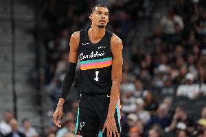 邦纳:我认为马刺能夺冠 他们化学反应极佳在季后赛会起很大作用