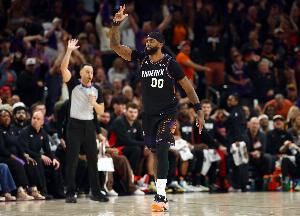 奔着打花去了！波津切入外传被断 罗伊斯·奥尼尔追身三分再拉开