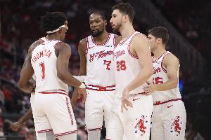 巴克利：火箭完全就是打一对一&谁拿到球就谁投 毫无战术可言