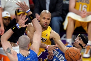 帕金斯：费舍尔常规赛是联盟最拉的首发控卫 但到季后赛立刻蜕变