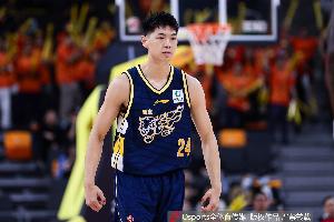 媒体人：小崔爆发力远不如从前 伤病和不适应让他暂时难找回状态