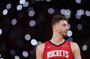 解说：火箭今天又软又嫩 这些孩子还得学啥是季后赛 怎么打季后赛