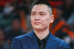 卢伟：季后赛的压力会慢慢地变得更大 努力地去调配队员