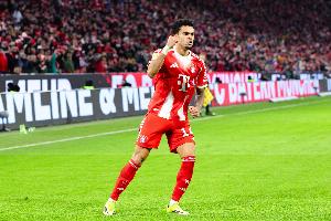 迪亚斯本赛季德甲进球、助攻均13+，五大联赛球员中唯一做到