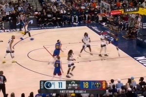 神来之笔！小哈达威顺下接球 转身后仰高难度中投得手