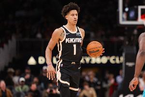 今天一般般！杰伦·约翰逊12中6拿到17分8板3助1断 上半场4中0